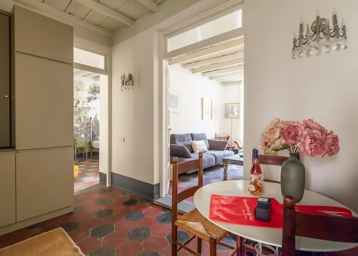 Apartment Charming Design In Monti *